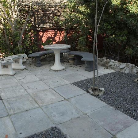 Peaceful 1-Bedroom Flatlet, 10 Min From The Beach Cape Town Bagian luar foto