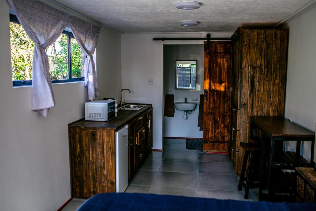 Peaceful 1-Bedroom Flatlet, 10 Min From The Beach Cape Town Bagian luar foto