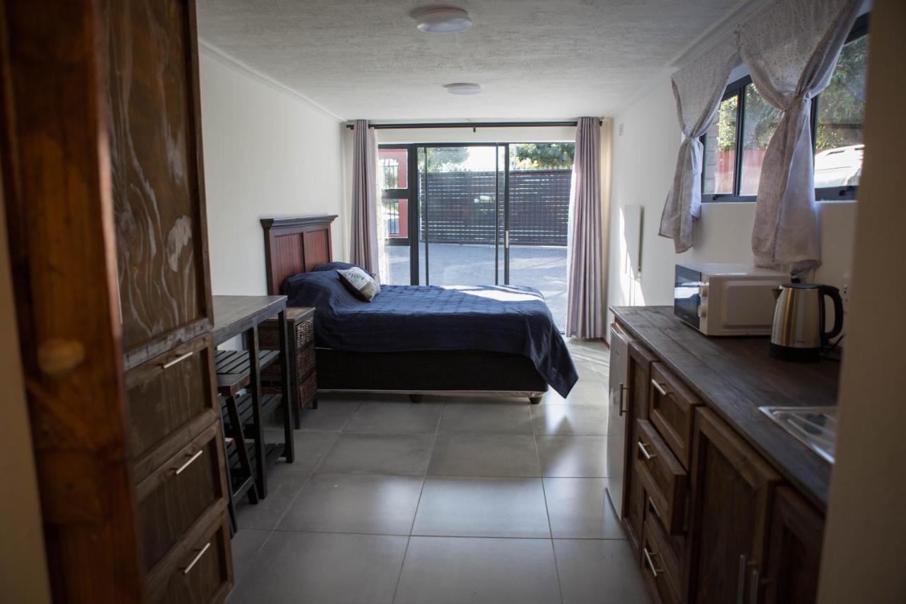 Peaceful 1-Bedroom Flatlet, 10 Min From The Beach Cape Town Bagian luar foto