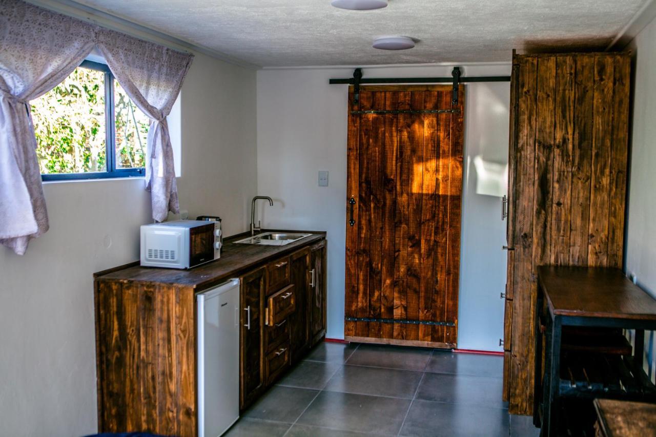 Peaceful 1-Bedroom Flatlet, 10 Min From The Beach Cape Town Bagian luar foto